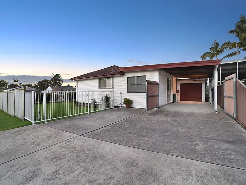 2 Civic Avenue, Caves Beach NSW 2281