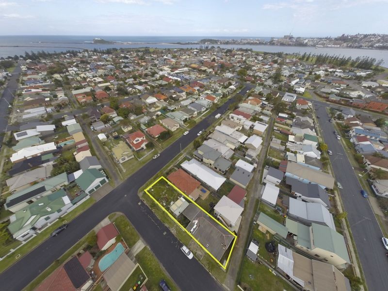 29 Roxburgh Street, Stockton NSW 2295