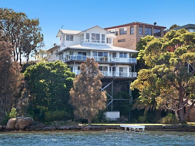 192 Marks Point Road, Marks Point NSW 2280