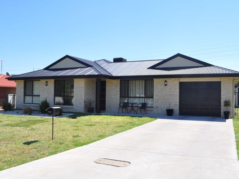 6 WATTLE STREET, Gunnedah NSW 2380
