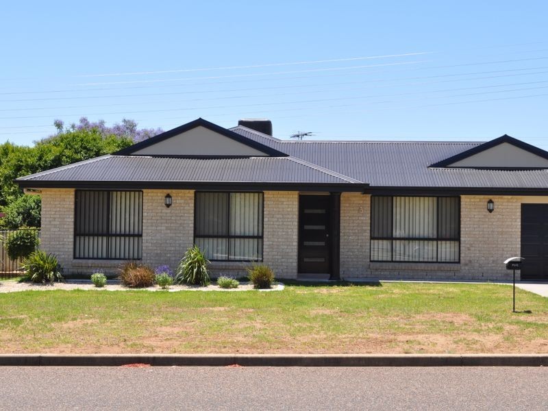 6 WATTLE STREET, Gunnedah NSW 2380