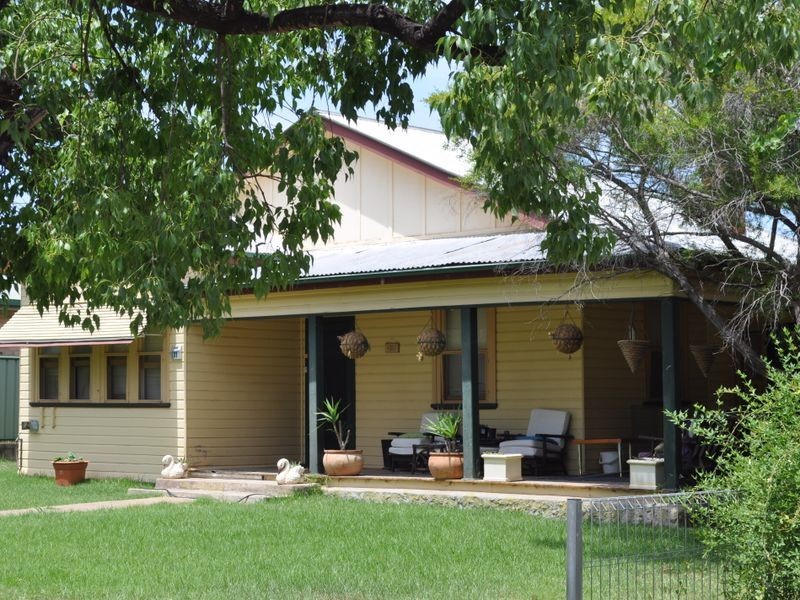 11 Eighth Division Memorial Ave, Gunnedah NSW 2380