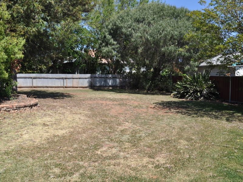 25 Eighth Division Memorial Avenue, Gunnedah NSW 2380