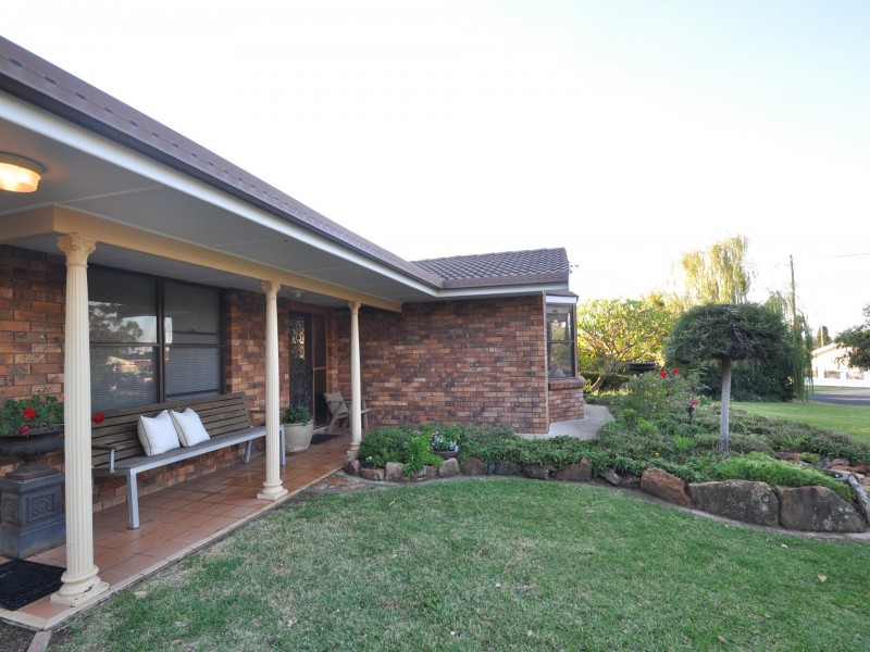 2 Tweedie Avenue, Gunnedah NSW 2380