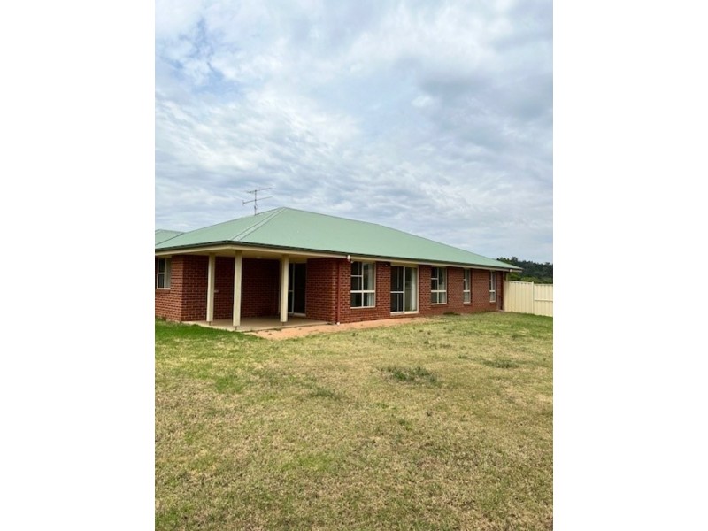 22 Banksia Place, Gunnedah NSW 2380
