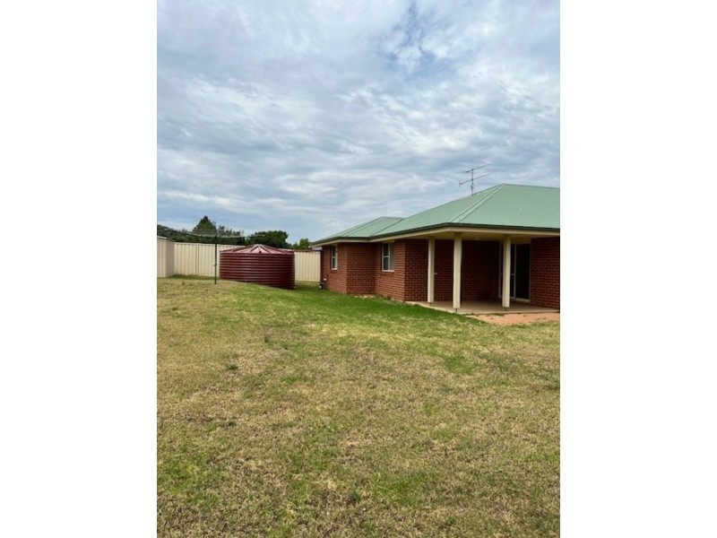 22 Banksia Place, Gunnedah NSW 2380