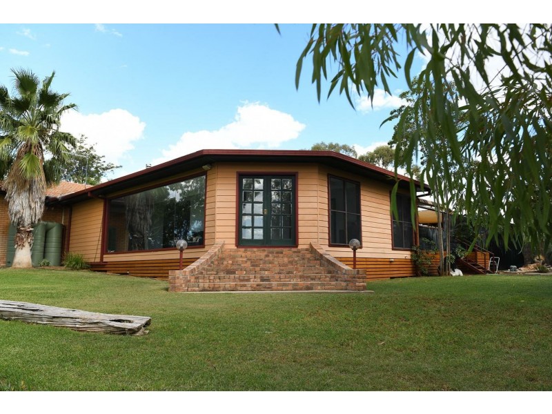 24 Hunts Road, Gunnedah NSW 2380