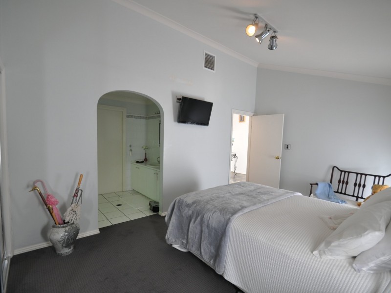 12 Anderson Place, Gunnedah NSW 2380