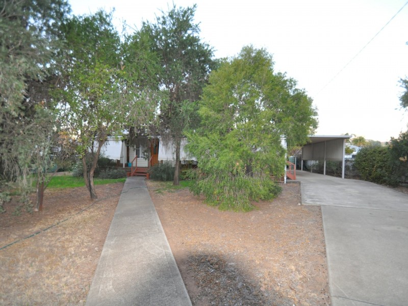 8 Wandobah Road, Gunnedah NSW 2380