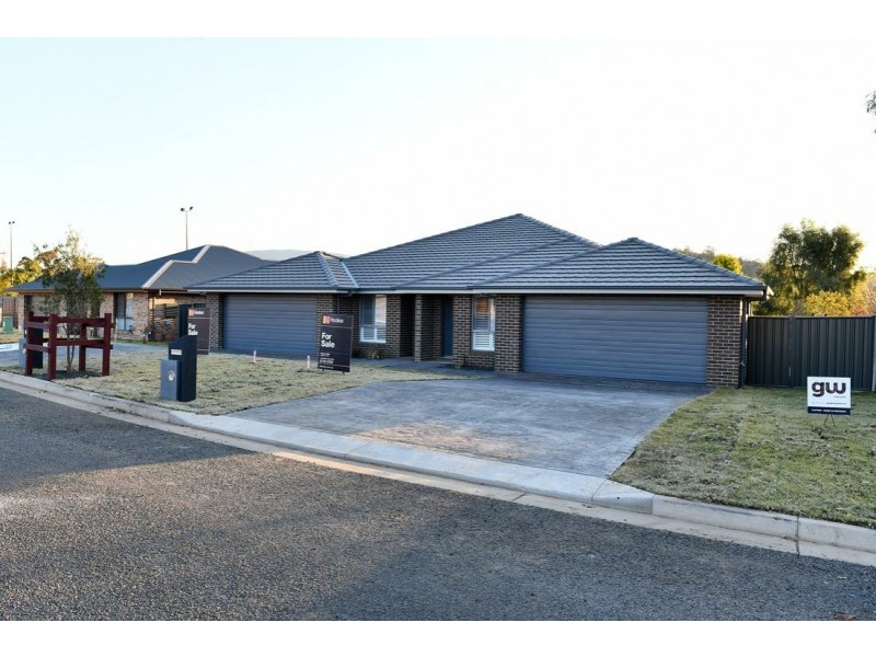 1/2 Bottlebrush Avenue, Gunnedah NSW 2380