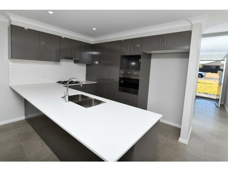 1/2 Bottlebrush Avenue, Gunnedah NSW 2380
