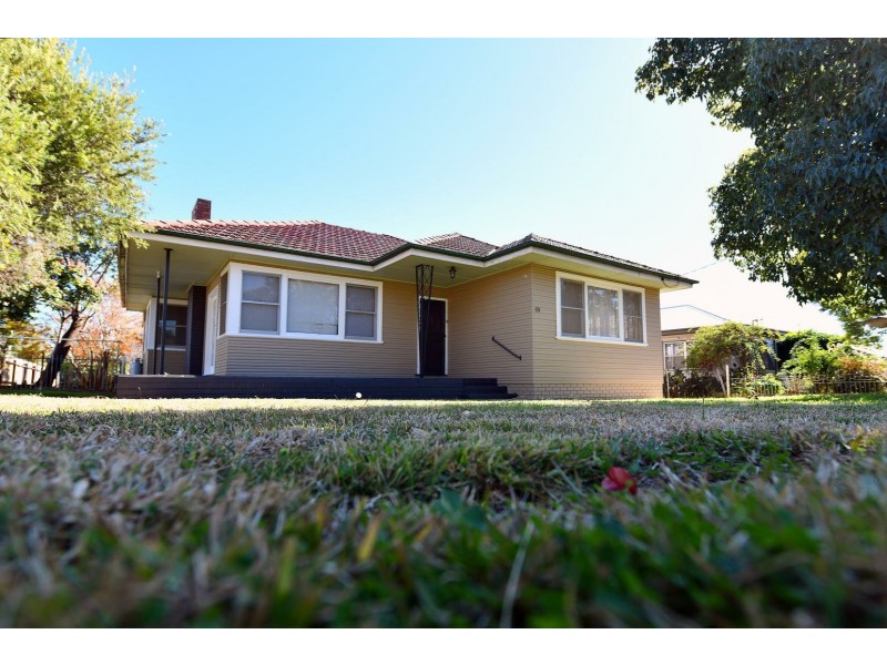 69 View St, Gunnedah NSW 2380