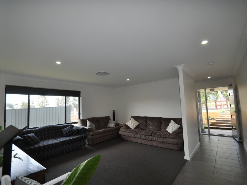 18 Bottlebrush Ave, Gunnedah NSW 2380