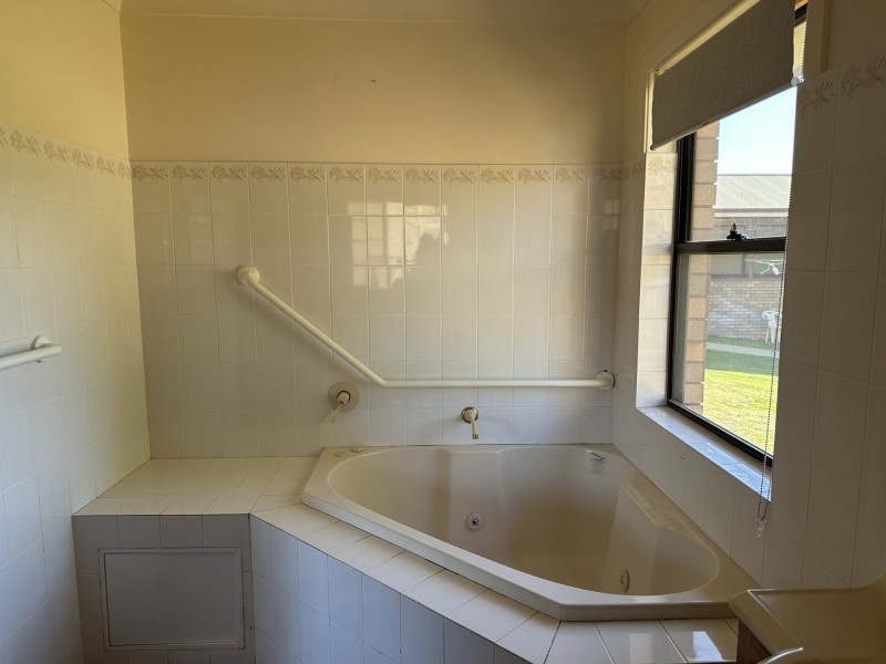 8 Ashford Street, Gunnedah NSW 2380