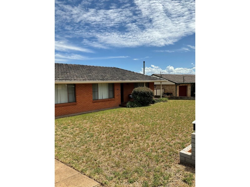 24 Palmer Crescent, Gunnedah NSW 2380