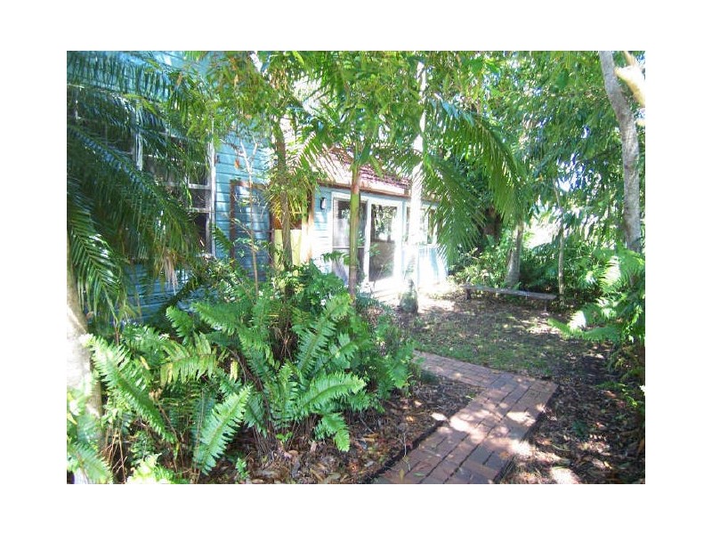 6 LITTLE BURNS STREET, Byron Bay NSW 2481