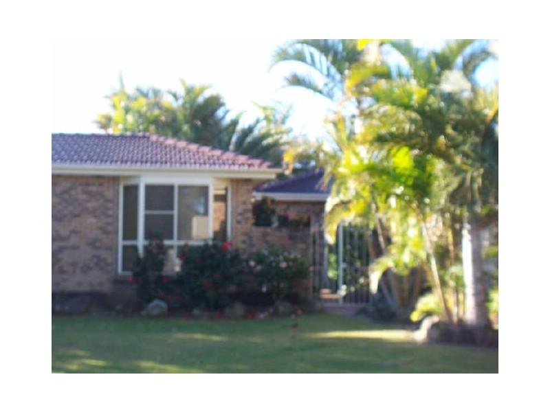 2 WAREHAM STREET, Suffolk Park NSW 2481