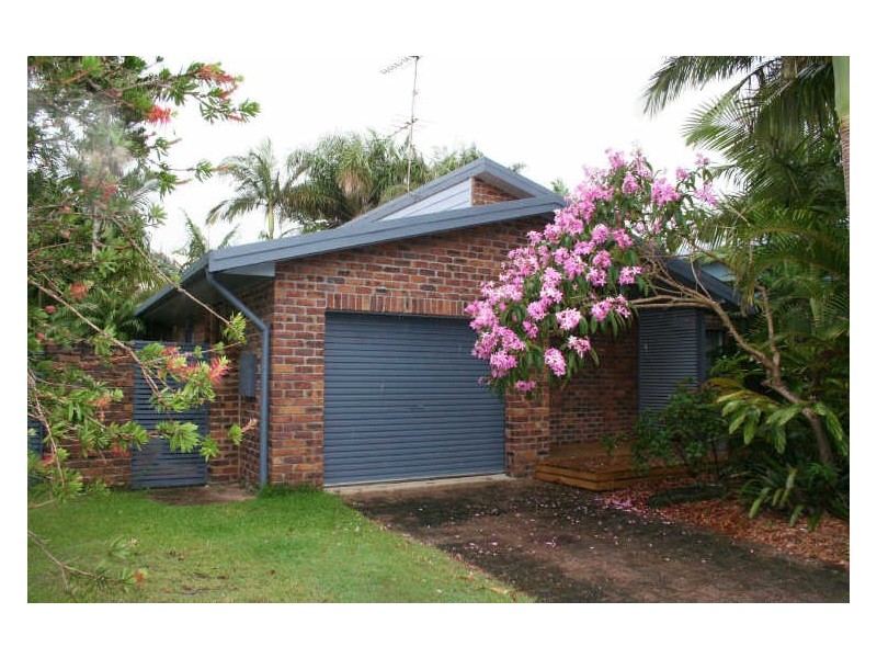 12B Kalemajere Drive, Suffolk Park NSW 2481