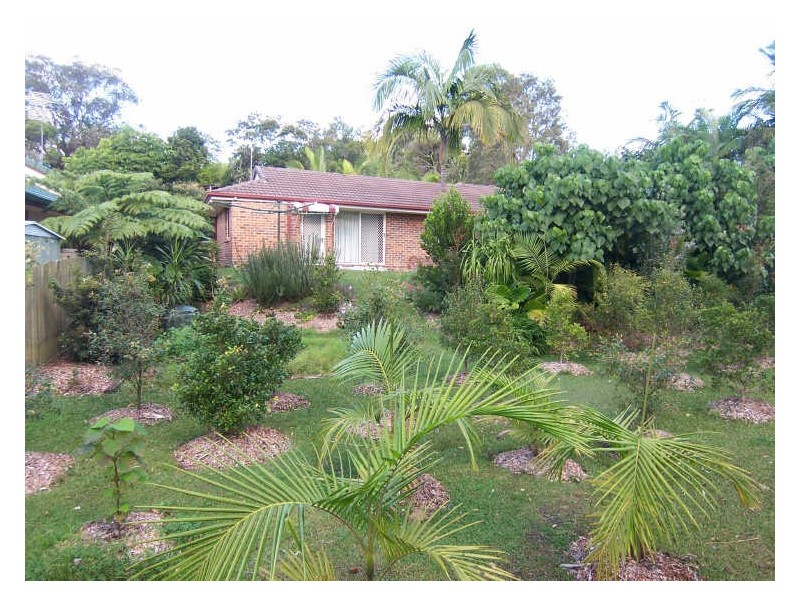 6 BOTTLEBRUSH CRESCENT, Suffolk Park NSW 2481