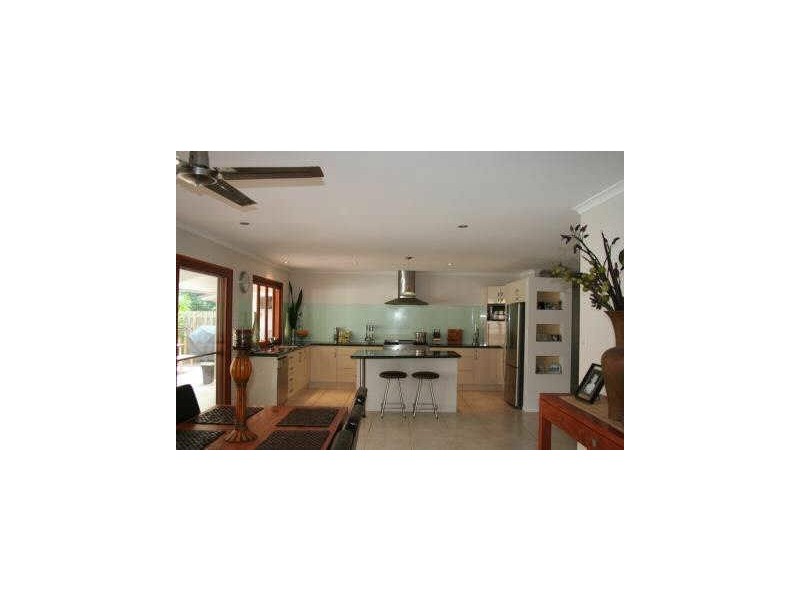 42 Brandon Street, Suffolk Park NSW 2481