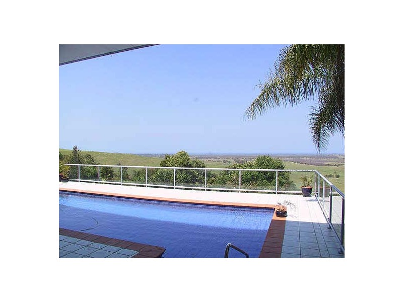 25 Pacific Highway, Knockrow NSW 2479