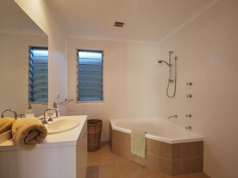 11 Hoop Pine Lane, Byron Bay NSW 2481