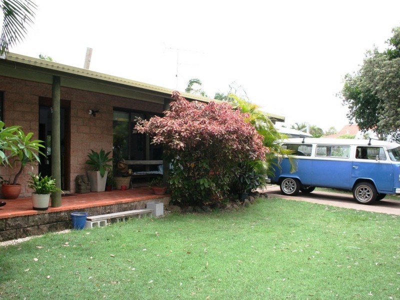 2 Beachside Drive, Suffolk Park NSW 2481