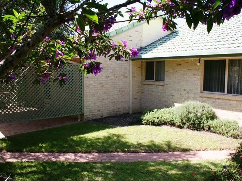 2/4 Hazelwood Close, Suffolk Park NSW 2481
