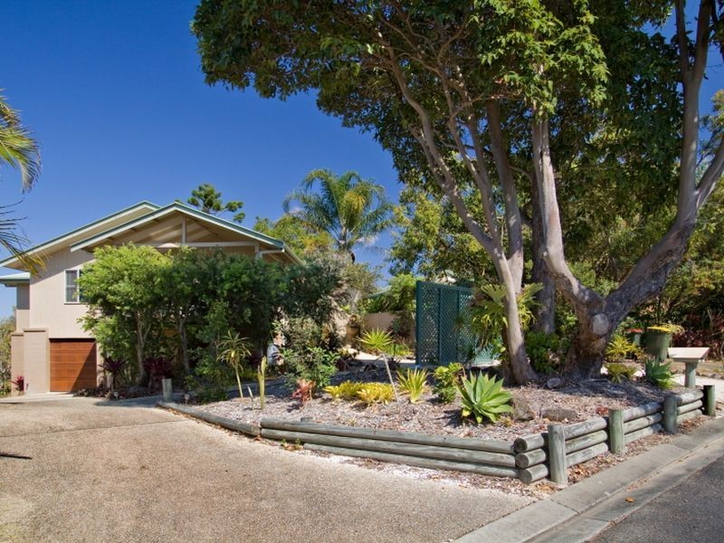 11 Hakea Crescent, Suffolk Park NSW 2481