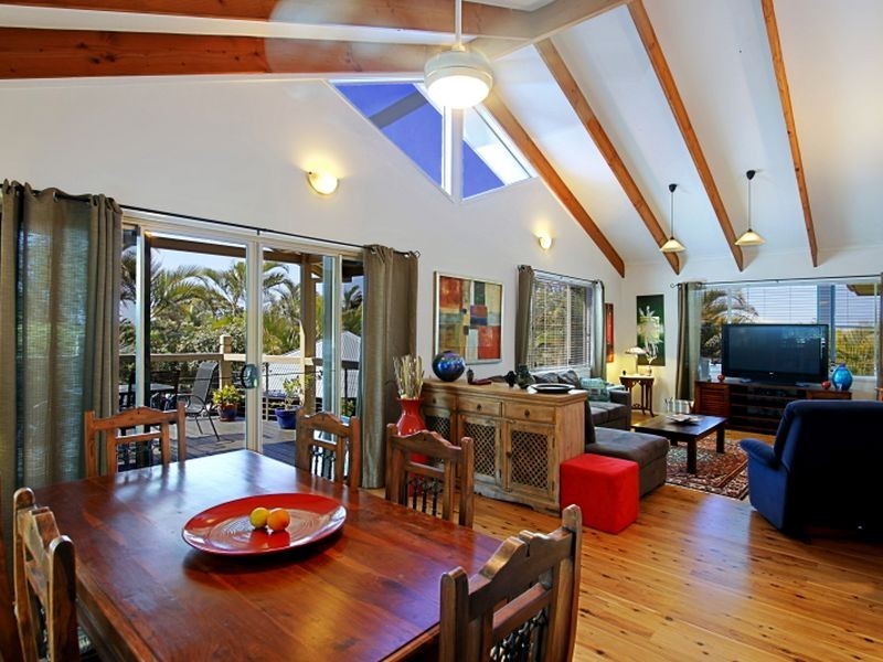 11 Hakea Crescent, Suffolk Park NSW 2481