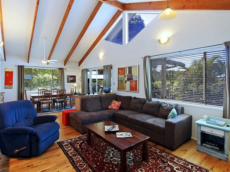 11 Hakea Crescent, Suffolk Park NSW 2481