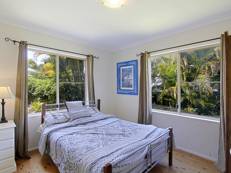 11 Hakea Crescent, Suffolk Park NSW 2481