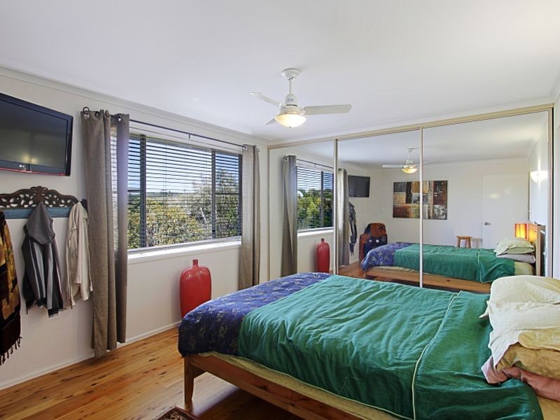 11 Hakea Crescent, Suffolk Park NSW 2481