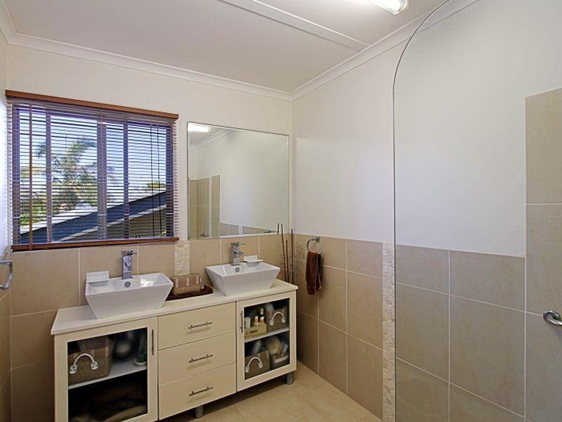 17 Armstrong Street, Suffolk Park NSW 2481