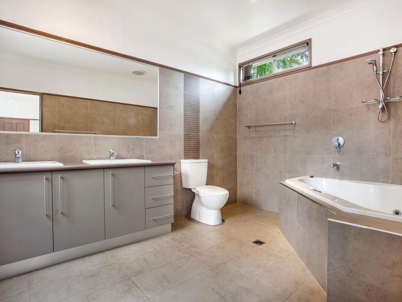 8/3 Sallywattle Drive, Suffolk Park NSW 2481