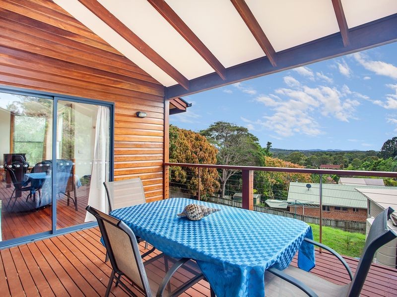 1 Narooma Drive, Ocean Shores NSW 2483