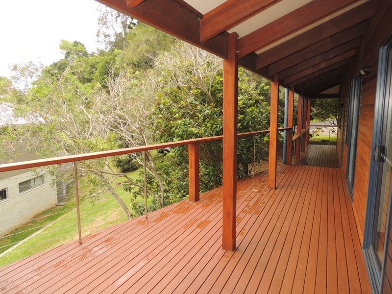 1 Narooma Drive, Ocean Shores NSW 2483