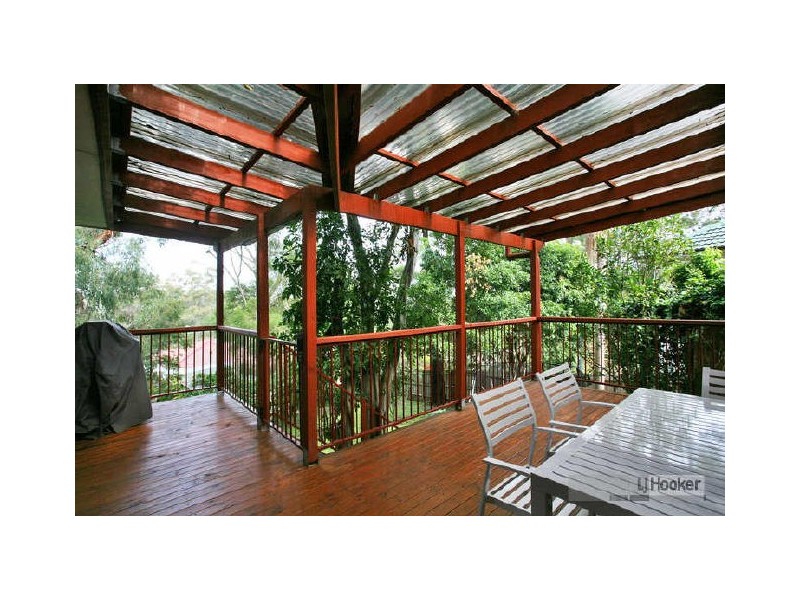 8 Manning Parade, Dundas Valley NSW 2117