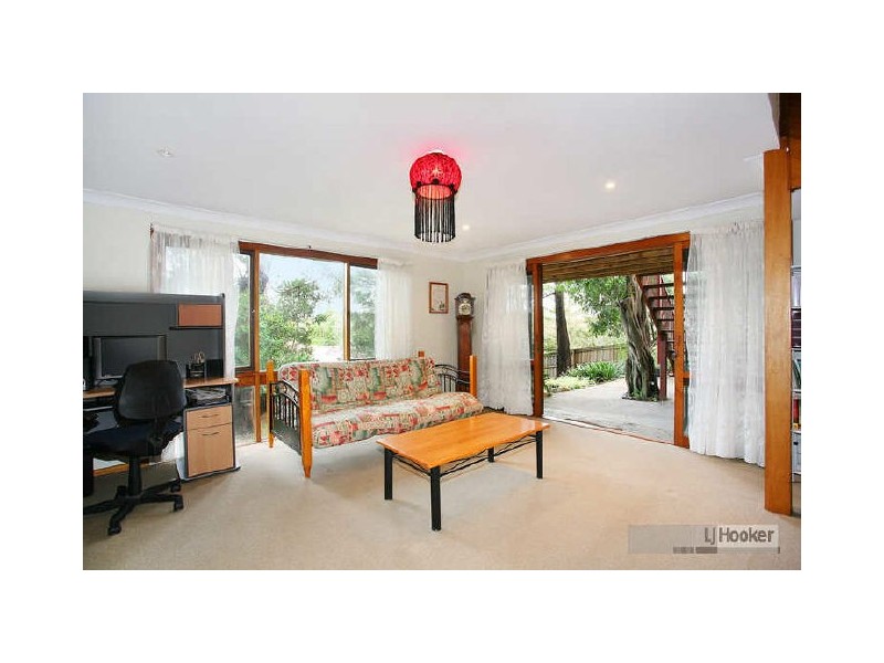 8 Manning Parade, Dundas Valley NSW 2117