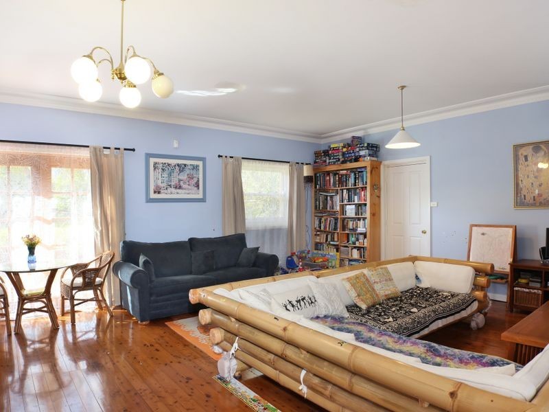 2 Lind Avenue, Oatlands NSW 2117