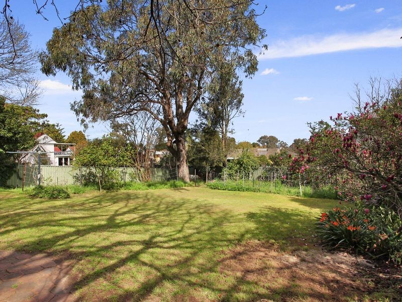 2 Lind Avenue, Oatlands NSW 2117