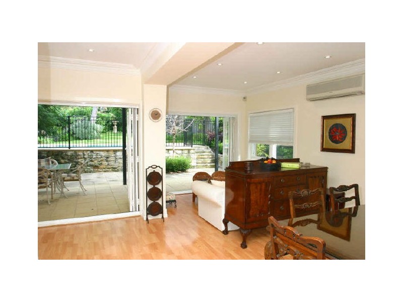 10 Sunnyside Crescent, Castlecrag NSW 2068