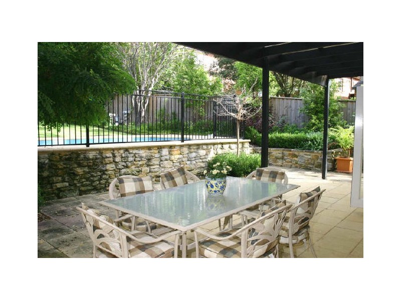10 Sunnyside Crescent, Castlecrag NSW 2068