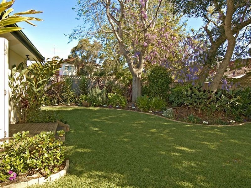 4 Raeburn Avenue, Castlecrag NSW 2068