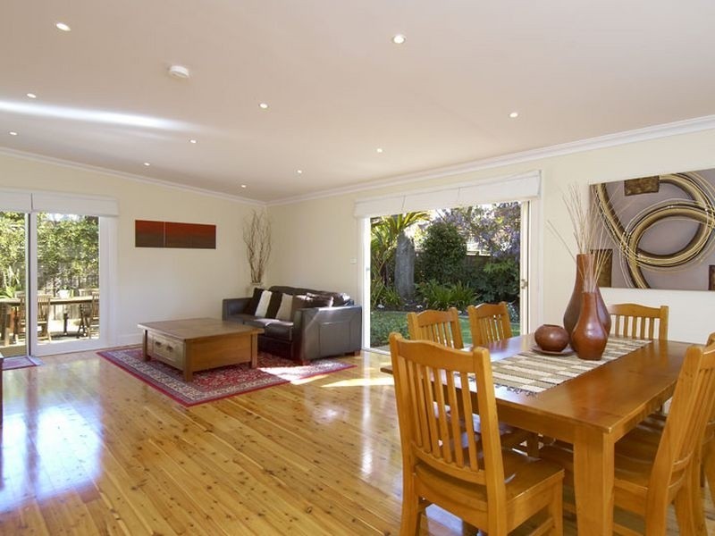 4 Raeburn Avenue, Castlecrag NSW 2068
