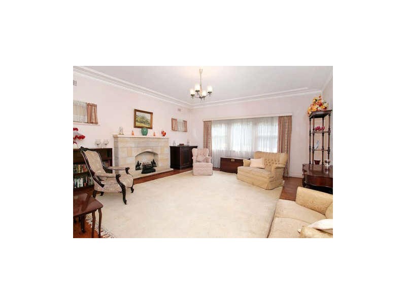 32 Sugarloaf Crescent, Castlecrag NSW 2068