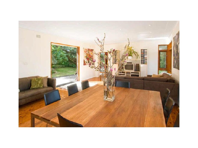 12 Cawarrah Road, Middle Cove NSW 2068