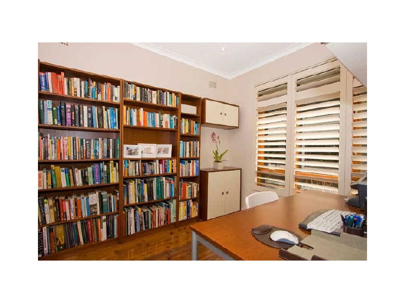 12 Cawarrah Road, Middle Cove NSW 2068