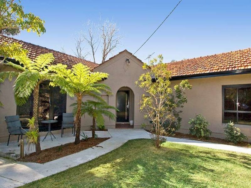 251 Eastern Valley Way, Middle Cove NSW 2068