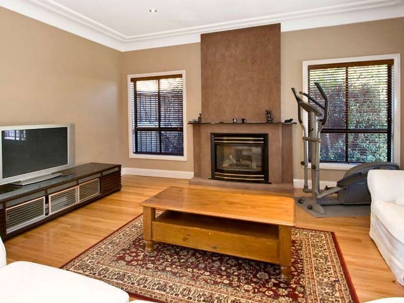 251 Eastern Valley Way, Middle Cove NSW 2068